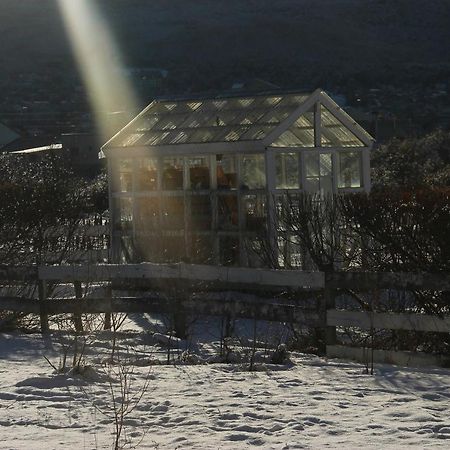 Oikos Hotel อูซัวยา ภายนอก รูปภาพ