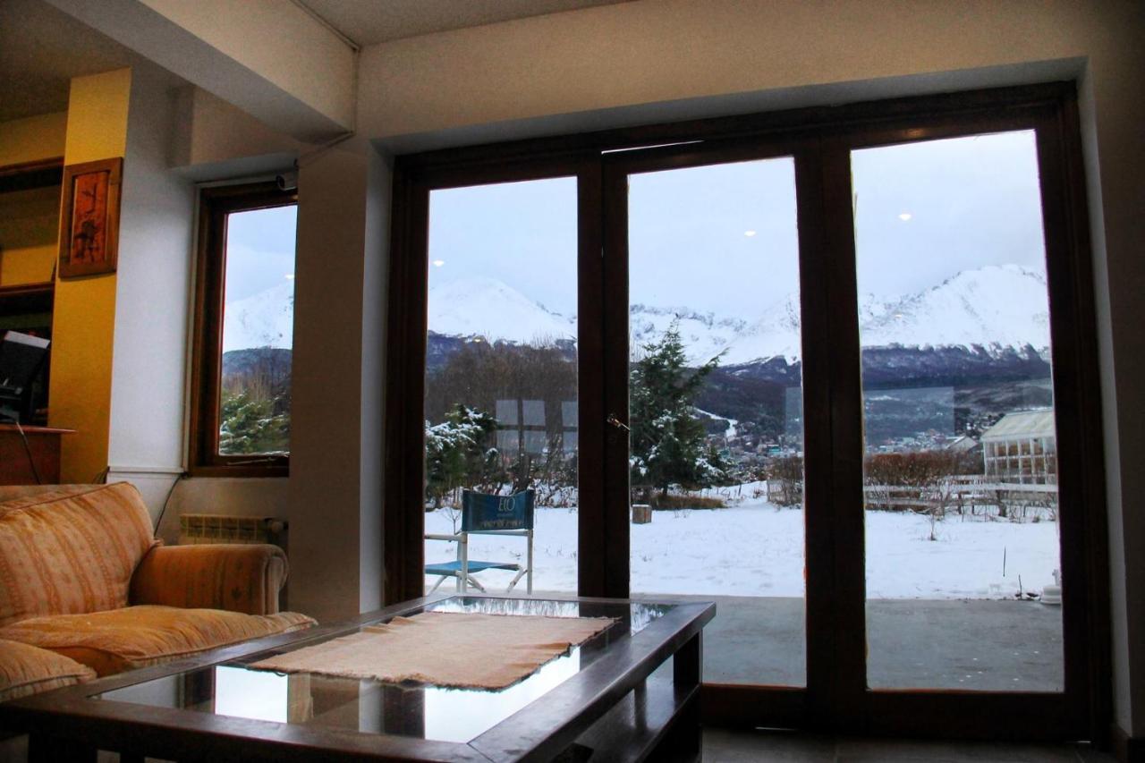 Oikos Hotel อูซัวยา ภายนอก รูปภาพ