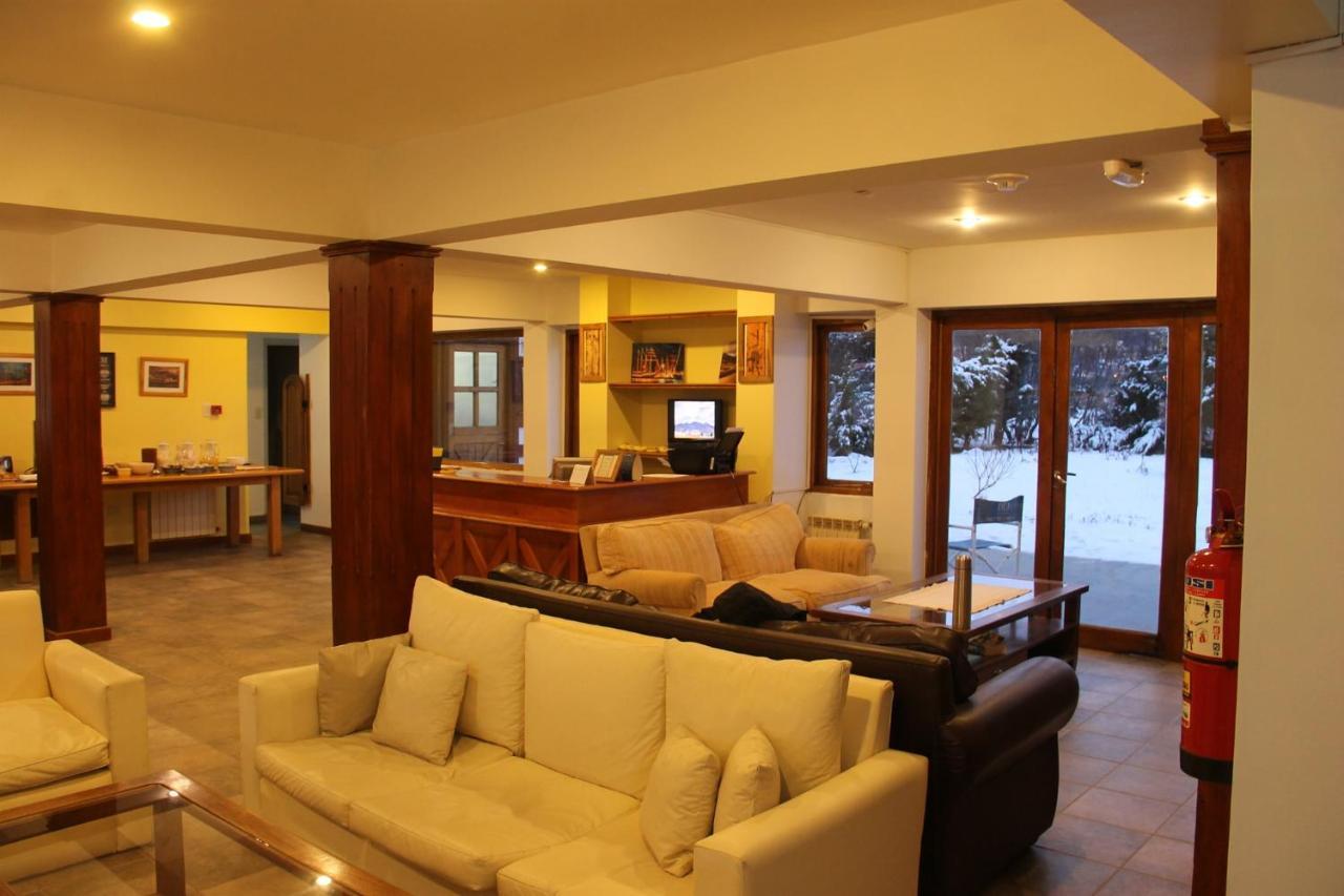 Oikos Hotel อูซัวยา ภายนอก รูปภาพ